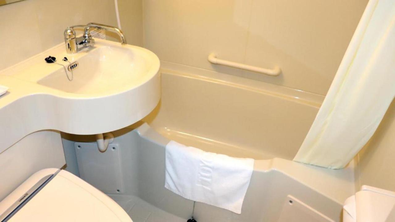 Toyoko Inn Shin-Aomori-Eki Higashi-Guchi Exteriör bild