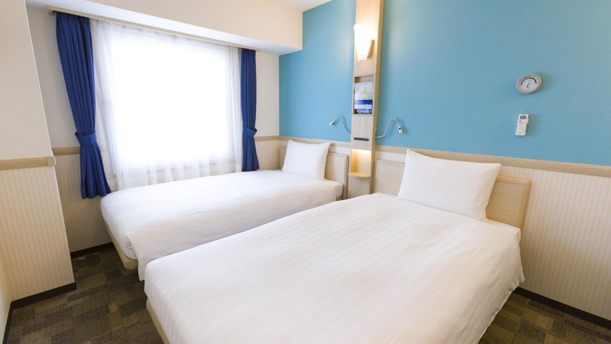 Toyoko Inn Shin-Aomori-Eki Higashi-Guchi Rum bild