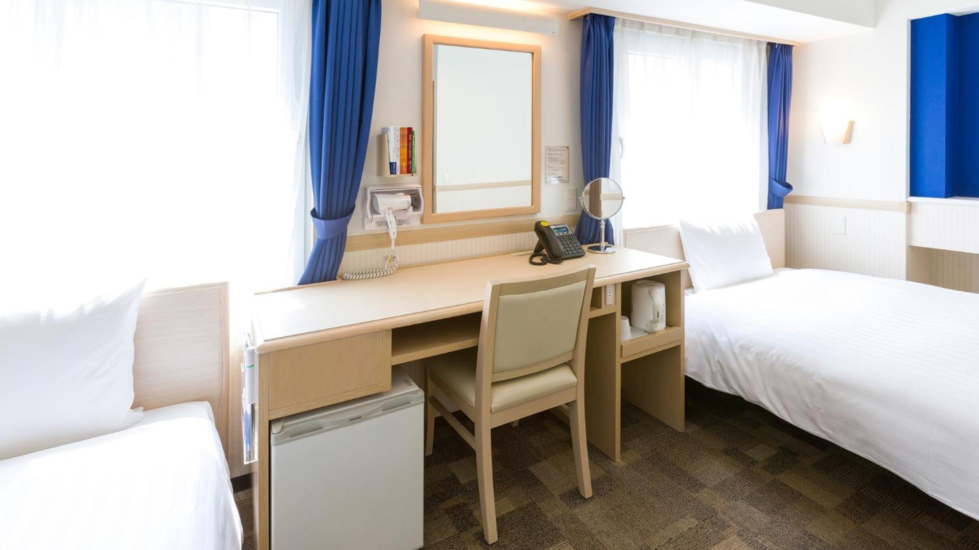 Toyoko Inn Shin-Aomori-Eki Higashi-Guchi Rum bild