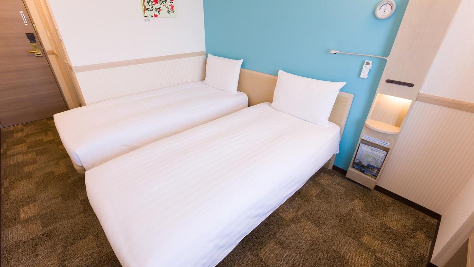 Toyoko Inn Shin-Aomori-Eki Higashi-Guchi Rum bild